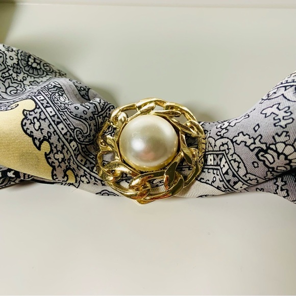 Butler vintage scarf clip 🇨🇦 - Picture 6 of 6